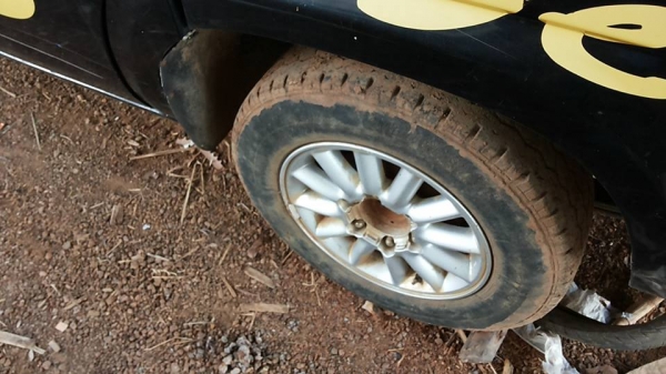 **59,000 บ.ต่อรอง**ขายกระบะ4ประตู ถูกๆ อดีตรถตำรวจ NISSAN BIG-M TD27 ฝาขาว เครื่องดีสตาร์ทติดง่าย แน่นดี แรงดี เกียร์ดีไม่หลุด ช่วงล่างดีคัสซีสวยเดิมไม่ปะไม่ดาม กระบะดี พื้นมีผุนิดๆ ลอนยังสวย ภายในเก๋งดี เบาะดีไม่ขาด คอนโซลดี มีตำหนิแผงประตูฝั่งซ้ายหน้าไม