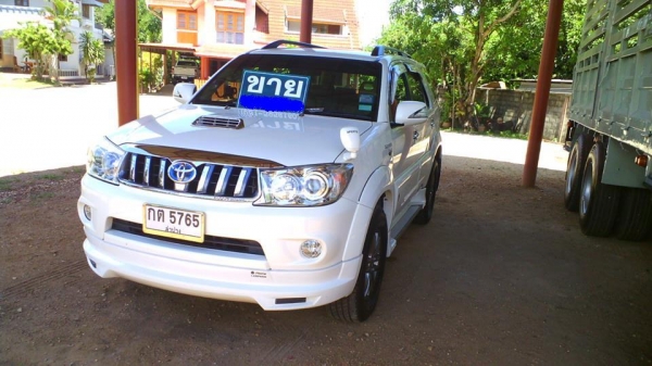 TOYOTA FORTUNER เครื่อง 3000 เกียร์ออโต้ รถปี 2013
