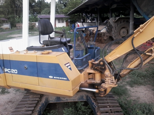 ขาย KOMATSU PC20- 6  สภาพสวยพร้อมใช้ ราคาต่อรองได้ ติดต่อได้ที่คุณ อ๊อฟ พิจิตร 086-737-9991