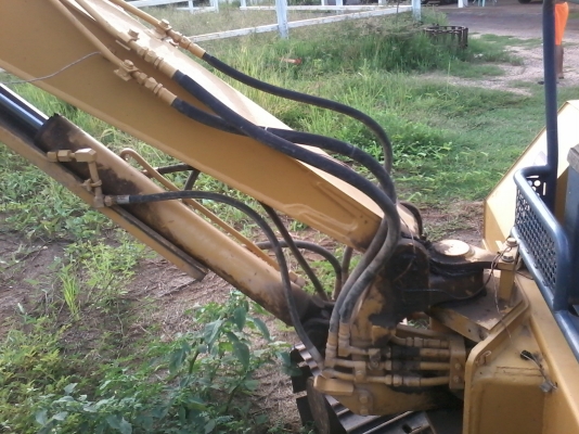 ขาย KOMATSU PC20- 6  สภาพสวยพร้อมใช้ ราคาต่อรองได้ ติดต่อได้ที่คุณ อ๊อฟ พิจิตร 086-737-9991