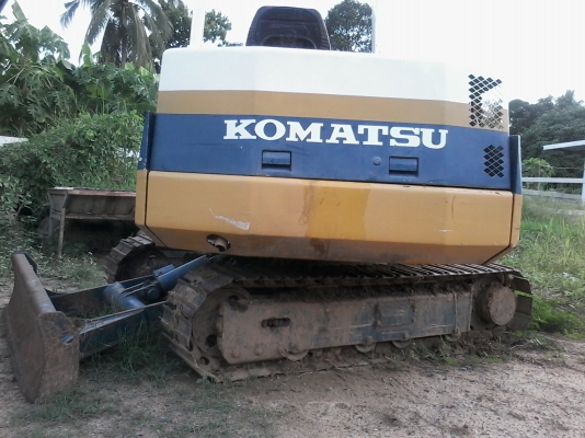 ขาย KOMATSU PC20- 6  สภาพสวยพร้อมใช้ ราคาต่อรองได้ ติดต่อได้ที่คุณ อ๊อฟ พิจิตร 086-737-9991