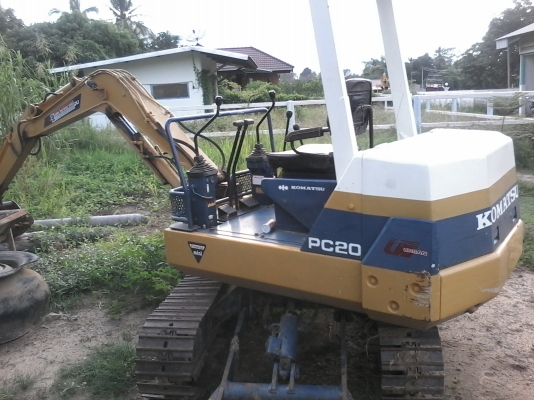 ขาย KOMATSU PC20- 6  สภาพสวยพร้อมใช้ ราคาต่อรองได้ ติดต่อได้ที่คุณ อ๊อฟ พิจิตร 086-737-9991