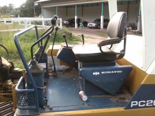 ขาย KOMATSU PC20- 6  สภาพสวยพร้อมใช้ ราคาต่อรองได้ ติดต่อได้ที่คุณ อ๊อฟ พิจิตร 086-737-9991