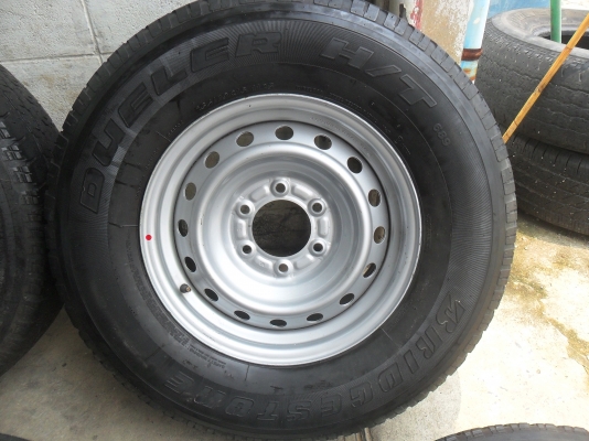 ล้อกะทะ 16นิ้ว 6รู พร้อมยาง 265/70R16ปี10 สวยๆ 4 ล้อ ราคา 5900 บาท