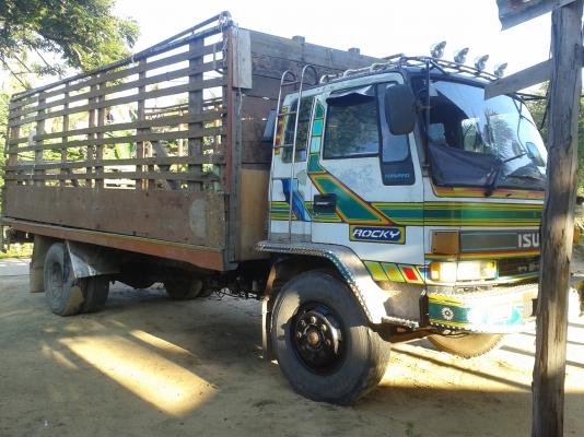 รถหกล้อสวยเครื่อง6bg1คันซีjbr500 พวงมาลัยพาวเวอร์เบรคจิพฟี่ยาว6.50เมตร