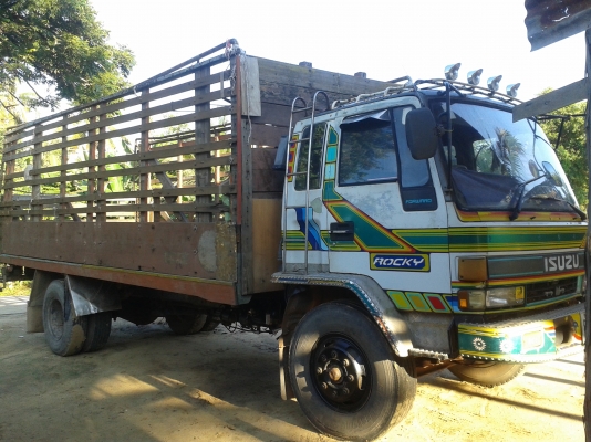 รถหกล้อสวยเครื่อง6bg1คันซีjbr500 พวงมาลัยพาวเวอร์เบรคจิพฟี่ยาว6.50เมตร