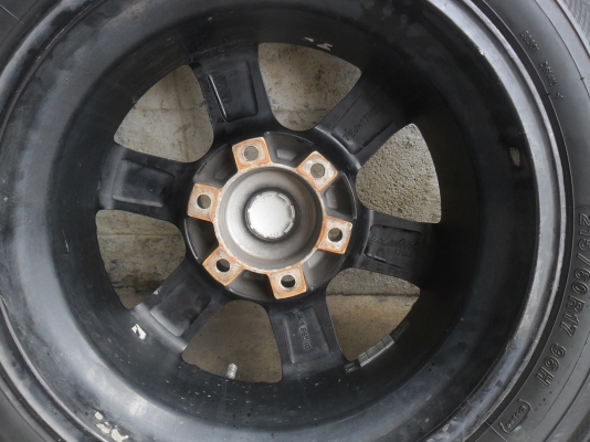 ล้อแม็ก 17นิ้ว 6รู พร้อมยาง 215/60R17ปี10 สวยๆ 4 ล้อ สวยๆ 4ล้อ ราคา 7800 บาท ล้อแม็ก 17นิ้ว 6รู พร้อมยาง 215/60R17ปี10 สวยๆ 4 ล้อ สวยๆ 4ล้อ ราคา 7800 บาท