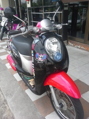 รถอย่างสวย ประหยัดน้ำมัน Honda Scoopy i สีชมพู ดำ ขับดีจริง ขายถูก รถอย่างสวย ประหยัดน้ำมัน Honda Scoopy i สีชมพู ดำ ขับดีจริง ขายถูก