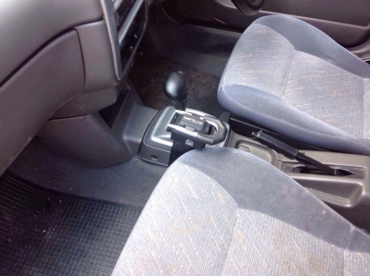 ขายนัอง nissan nv cab wingrond เกียร์ออโต้ รถมือเดียว ไม่เคยติดแก็ส