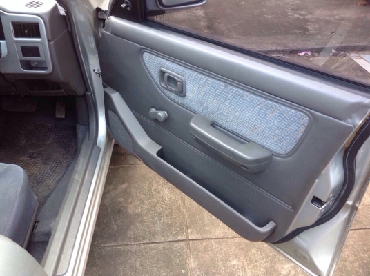 ขายนัอง nissan nv cab wingrond เกียร์ออโต้ รถมือเดียว ไม่เคยติดแก็ส