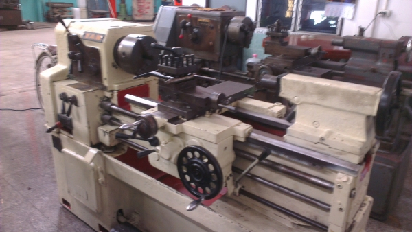Sell> ขายแท่นกลึงมือสอง Yam Taiwan 4 ฟุต 3 เพลา มีเบลค เครื่องพร้อมใช้งาน หน้าแท่นสวย ราคาโดนใจ นครปฐมครับ