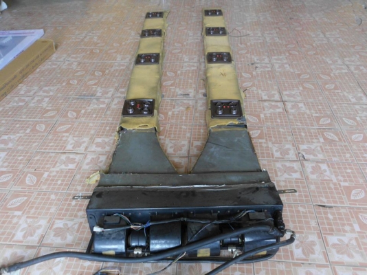 ขายชุดตู้แอร์ลาวบนพร้อมช่องแอร์บนใส่ตู้