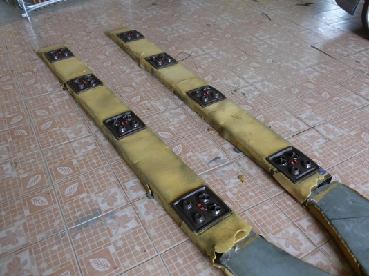 ขายชุดตู้แอร์ลาวบนพร้อมช่องแอร์บนใส่ตู้