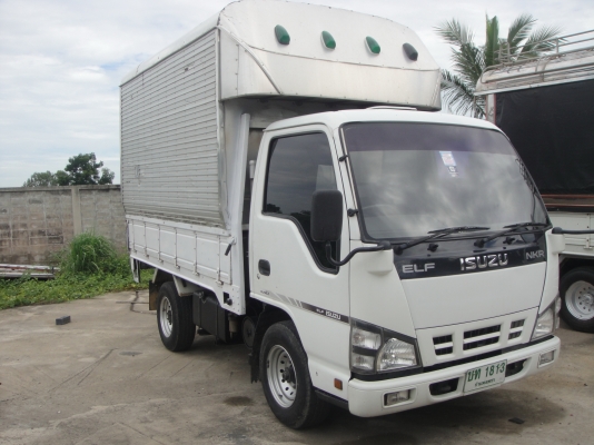 ISUZU  NKR  ปี 2548 เครื่องยนต์ 100 แรง เทอโบอินเตอร์ (รถห้าง) ไฟตาเพชร มีหลังคา ไม่ติดเวลา รถสวย สภาพดี พร้อมใช้งาน