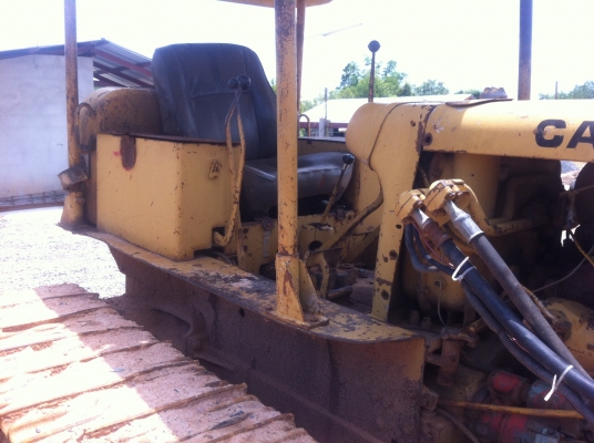 ขายรถแร็กเตอร์ CATD4D สภาพพร้อมใช้งานทันที โซ่ช่วงล่างสวย รูลเลอร์ไม่แตก สภาพเครื่องดี ราคาเบา สัญญาซื้อขาย