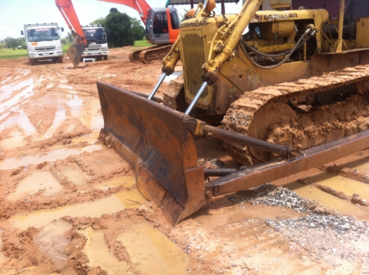 ขายรถแร็กเตอร์ CATD4D สภาพพร้อมใช้งานทันที โซ่ช่วงล่างสวย รูลเลอร์ไม่แตก สภาพเครื่องดี ราคาเบา สัญญาซื้อขาย