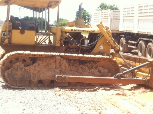 ขายรถแร็กเตอร์ CATD4D สภาพพร้อมใช้งานทันที โซ่ช่วงล่างสวย รูลเลอร์ไม่แตก สภาพเครื่องดี ราคาเบา สัญญาซื้อขาย