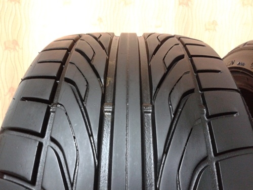 ยาง,235-40-18 DUNLOP DZ101 JP.สภาพดีปี12หนึ่งคู่ 3,500