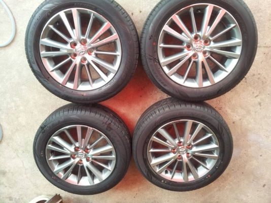 ล้ออัลติสขอบ16ป้ายแดงตุ่มหน้ายางเส้นสียังอยู่