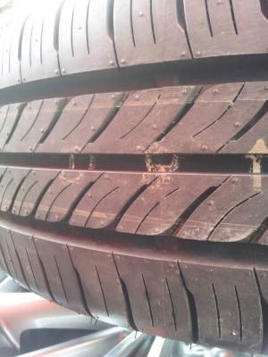 ล้ออัลติสขอบ16ป้ายแดงตุ่มหน้ายางเส้นสียังอยู่