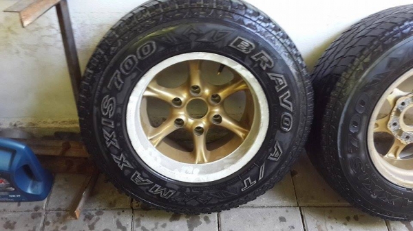 ขายแม็กขอบ 15 พร้อมยาง ขายแม็กขอบ 15 พร้อมยาง