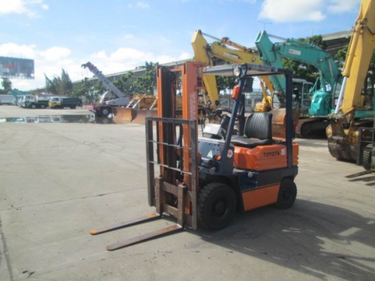 ขายรถ Fork Lift Toyota  5FGL15 เบนซิล ยังไม่ติดแก๊ซ