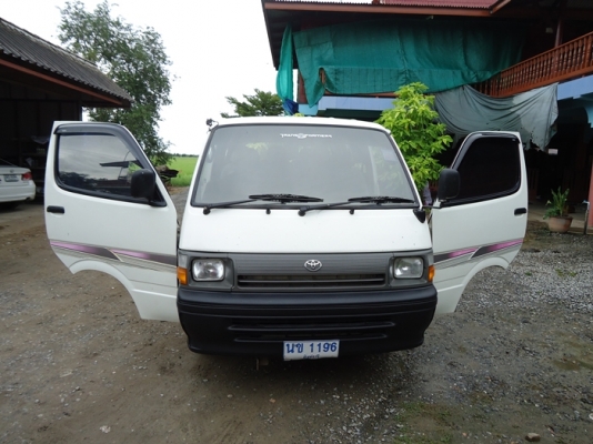 รถตู้  Toyota  hiace  เครื่องดี  เดิม โรงงาน ขับดี ประหยัด  สี บางๆ  ทั้งคัน หน้า เดิม หลังเดิม  แก็ส  LPG ลงเล่มแล้ว