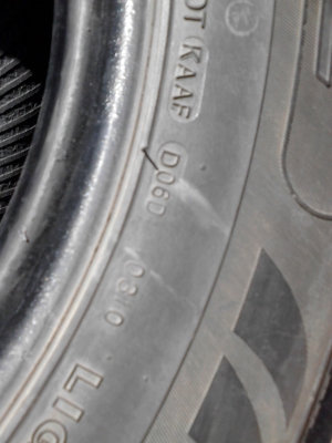 215/70R15 DEESTONE PAYAK R402 มีชุด 4 เส้น TEL.081-427-3941 215/70R15 DEESTONE PAYAK R402 มีชุด 4 เส้น TEL.081-427-3941