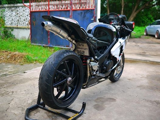 ขาย Nc30 พร้อมทะเบียนแท้ แฟริ่ง Cbr1000 08 ท่อสูตรออกตูด รถสวยเครื่องดีเลย ราคา 110000