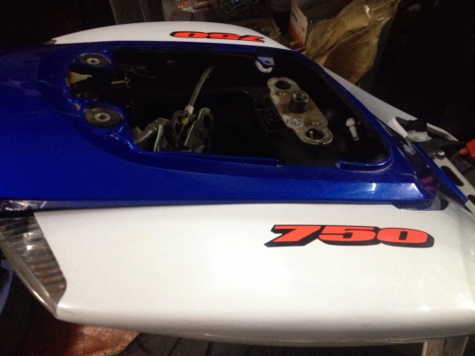 ขายท้าย Suzuki gsxr600CC ปี 06-08 ทั้งชุด แปลงใส่ 1000CC,K5-K7 ได้