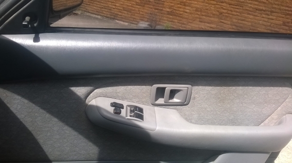 ขายรถเก๋งโตโยต้า ตัวเก่าลายระเอียดเพิ่อมเต็ม 70,000 บาท ลายระเอียดเพิ่อมเต็มโทร 0815711261 หรือ0880976758 สมพง ส่อสร้าง ต่อรองราคากันได้ครับ