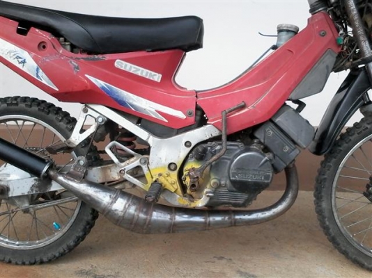 ขาย Suzuki Akira ตัวไม่ครัชมีเล่มไม่โอนทำแนววิบากเหมาะลุยสวนลุยป่าเครื่องดีติดท่อสูตรในตำนานมาด้วน "แดงบางทราย"