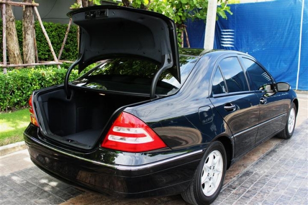 ขาย2004 BENZ C180 2.0 Elegance ออกรถที่ Daimlerchrysler ขาย2004 BENZ C180 2.0 Elegance ออกรถที่ Daimlerchrysler
