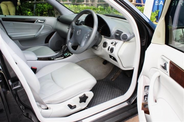 ขาย2004 BENZ C180 2.0 Elegance ออกรถที่ Daimlerchrysler ขาย2004 BENZ C180 2.0 Elegance ออกรถที่ Daimlerchrysler