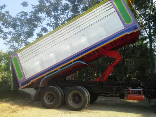 ขายสิบล้อร็อกกี้ 210F เกียอิตั้น ยางดี คัซซีสวย