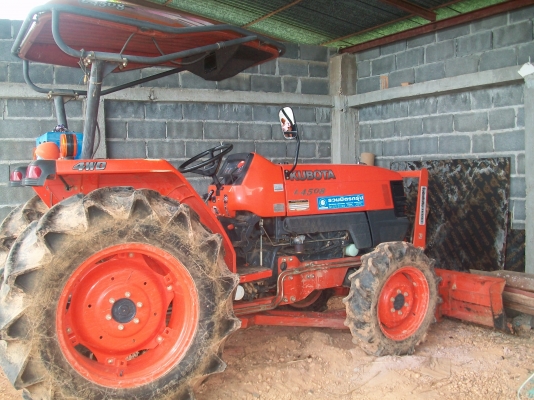 ขายรถไถสภาพดีสุดๆจอดส่วนมากอุปกรณ์3รายการดันหน้าผาน3ผาน6