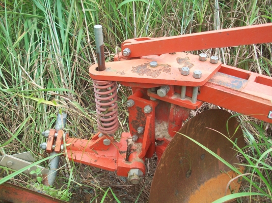 ขายรถไถสภาพดีสุดๆจอดส่วนมากอุปกรณ์3รายการดันหน้าผาน3ผาน6