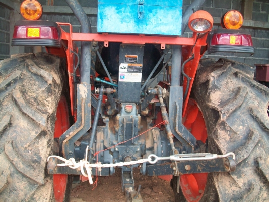 ขายรถไถสภาพดีสุดๆจอดส่วนมากอุปกรณ์3รายการดันหน้าผาน3ผาน6