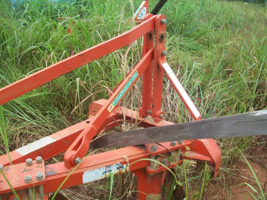 ขายรถไถสภาพดีสุดๆจอดส่วนมากอุปกรณ์3รายการดันหน้าผาน3ผาน6