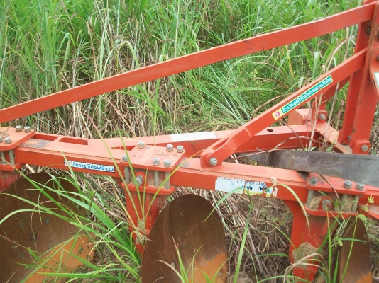 ขายรถไถสภาพดีสุดๆจอดส่วนมากอุปกรณ์3รายการดันหน้าผาน3ผาน6