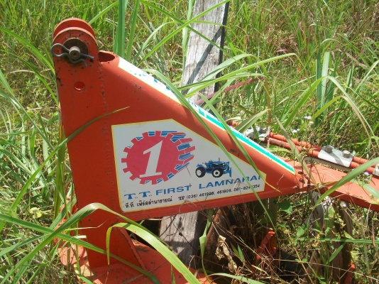 ขายรถไถสภาพดีสุดๆจอดส่วนมากอุปกรณ์3รายการดันหน้าผาน3ผาน6