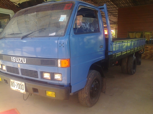 หกล้อ อีซูซุ NPR110แรง สภาพดีพร้อมใช้งาน ทะเบียนพร้อมโอน