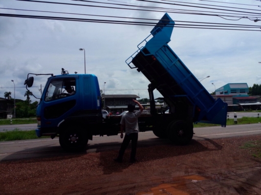 ขายไปสกลนคร หกล้อดัม ฟูโซ่ 6D15 ต่อใหม่ กระบอกใหม่ เกียร์ฝากใหม่