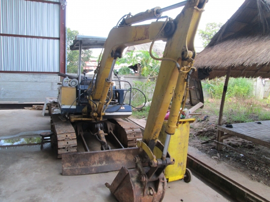 KOMATSU-pc30-3 ขายถูกครับ