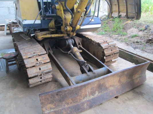 KOMATSU-pc30-3 ขายถูกครับ KOMATSU-pc30-3 ขายถูกครับ