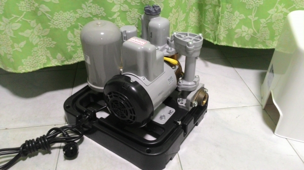 ปั๊มน้ำชนิดแรงดันคงที่ hitachi ขนาด 350วัตต์ สภาพใหม่ๆ พร้อมใช้งานครับ