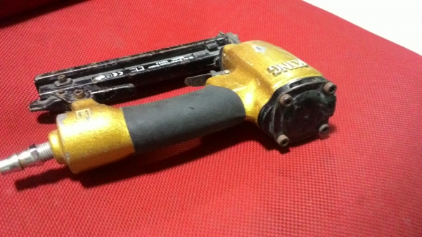 ปืนยิงแม๊คลม(ขาคู่) ยี่ห้อ king 1022j สภาพพร้อมใช้งานครับ