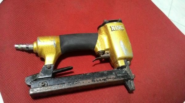 ปืนยิงแม๊คลม(ขาคู่) ยี่ห้อ king 1022j สภาพพร้อมใช้งานครับ