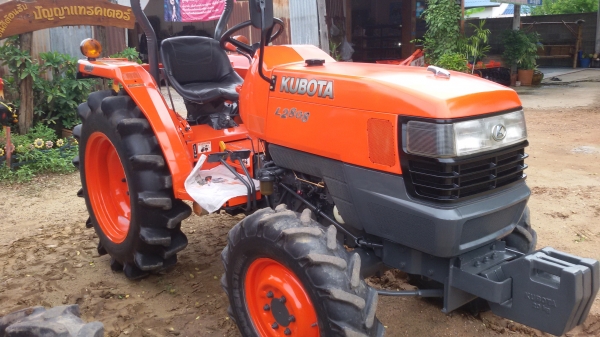 ปัญญาแทรคเตอร์มาแล้ว...จัดมาให้ครับ คูโบต้า L2808 ตัวเปล่า จัดส่ง อ.บ้านไร่ จ.อุทัยธานี