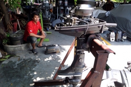 ขายเครื่องเรือ suzuki 5แรง นำเข้าญี่ปุ่น สตารทมือมีhandle ราคา 16,000